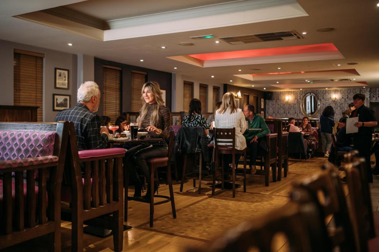 The Valley Hotel & Carriage Gardens Fivemiletown Esterno foto