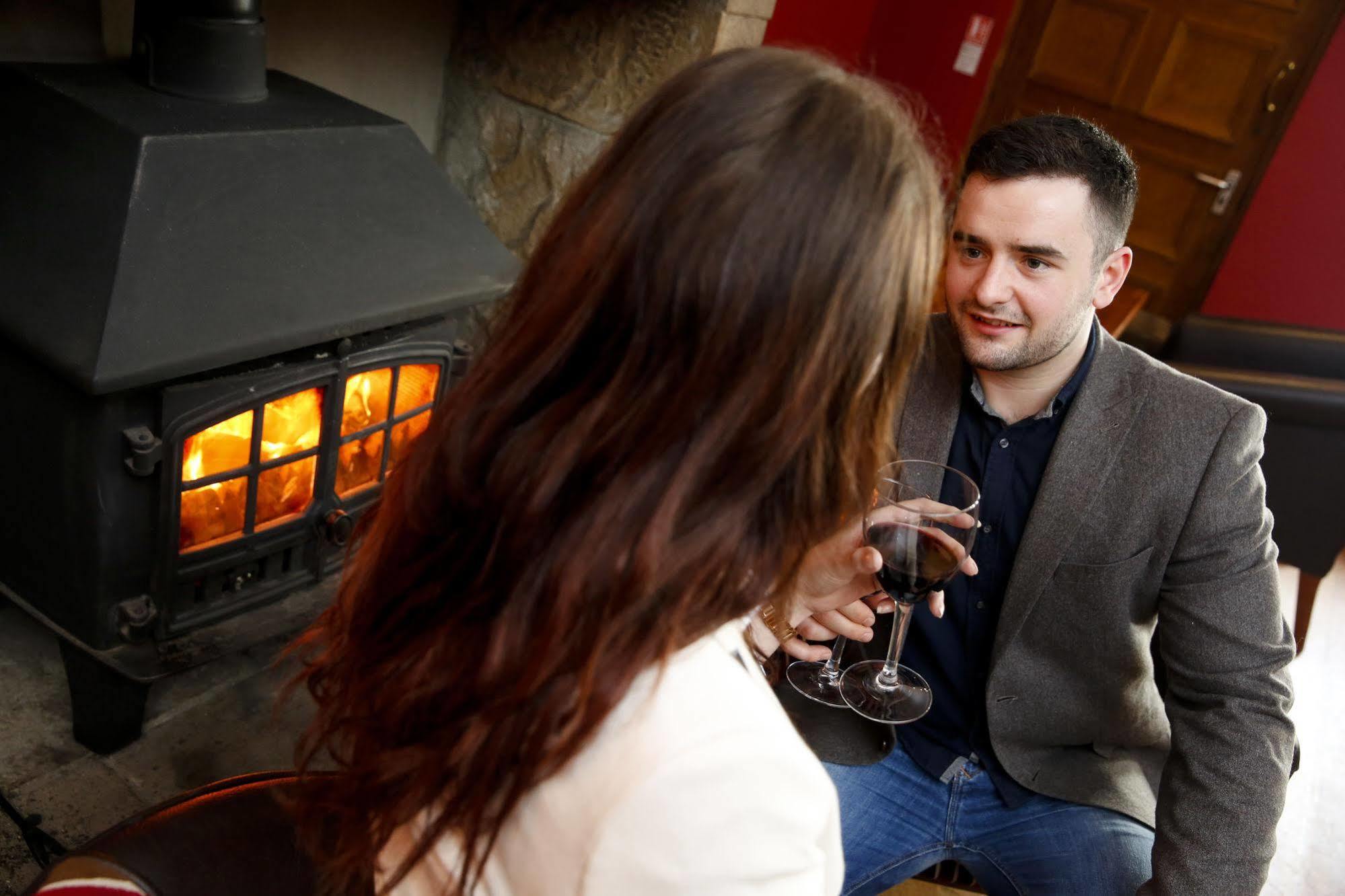 The Valley Hotel & Carriage Gardens Fivemiletown Esterno foto