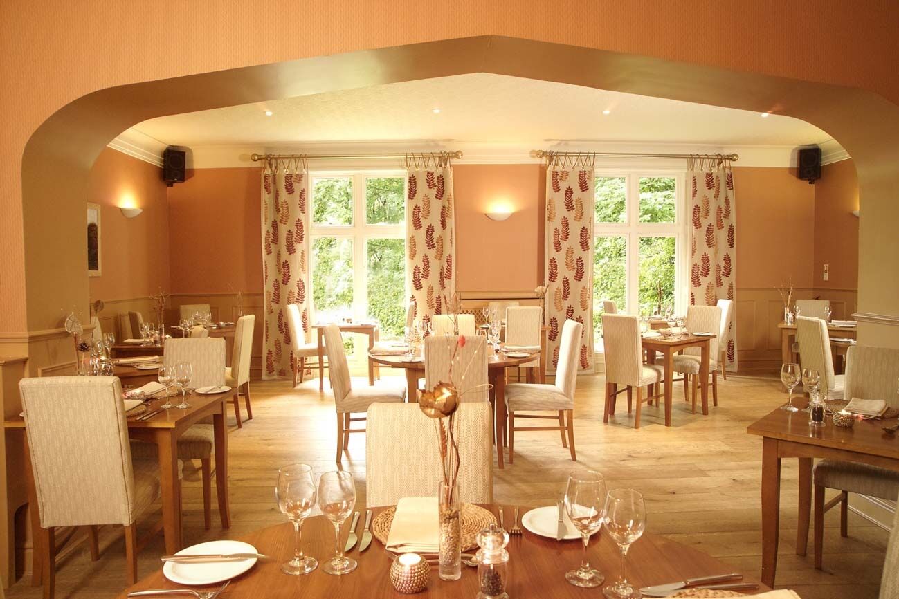 The Valley Hotel & Carriage Gardens Fivemiletown Esterno foto